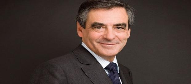 François Fillon ne peut pas mettre d'argent de côté François Fillon ne peut pas mettre d'argent de côté