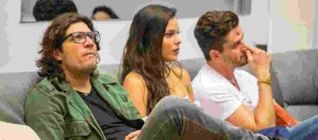 Marcos tenta promover as pazes entre Ilmar e Emilly Marcos tenta promover as pazes entre Ilmar e Emilly