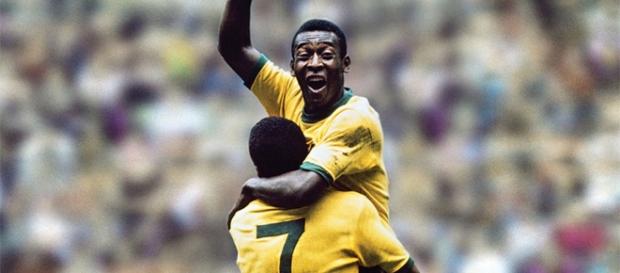 Pelé, une histoire auriverde - lucarne-opposee.fr Pelé, une histoire auriverde - lucarne-opposee.fr