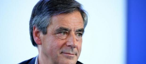 Un François Fillon sûr de lui car il estime, comme de Gaulle, que "les Français sont des veaux sous la mère" Un François Fillon sûr de lui car il estime, comme de Gaulle, que "les Français sont des veaux sous la mère"