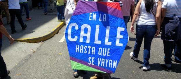 Venezolanos luchan a morir por su libertad Venezolanos luchan a morir por su libertad