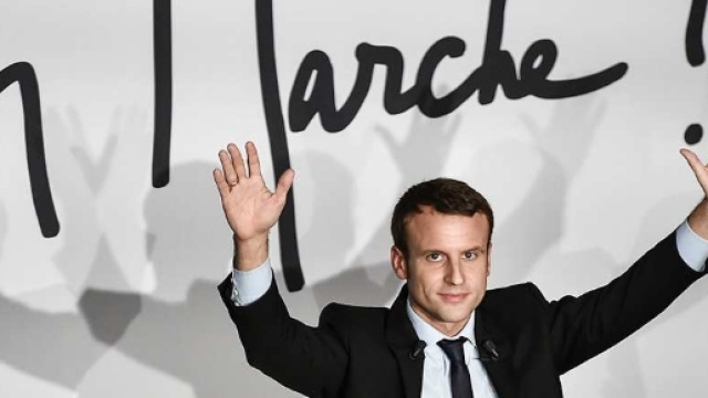 Brillant, énarque, banquier. Macron fait des jaloux car on n'aime pas la réussite pour les autres en France.
