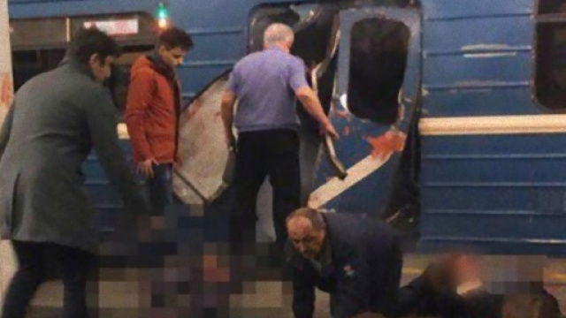 Esplosioni nella metropolitana di San Pietroburgo.