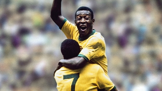 Pelé, une histoire auriverde - lucarne-opposee.fr