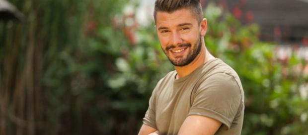 Kevin (LMSA) frappé par Carla ? Découvrez la réaction hilarante du candidat ! Kevin (LMSA) frappé par Carla ? Découvrez la réaction hilarante du candidat !