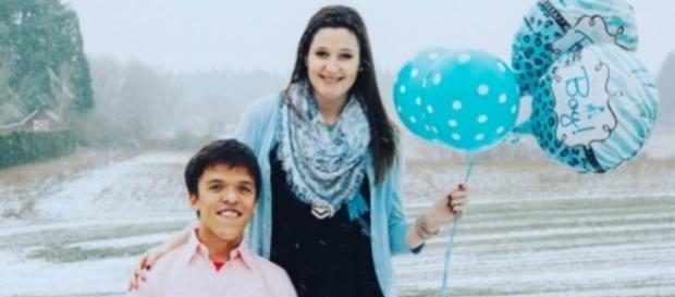 Little People, Big World' Star Tori Roloff Shares Baby Bump Pic ... - usmagazine.com Little People, Big World' Star Tori Roloff Shares Baby Bump Pic ... - usmagazine.com
