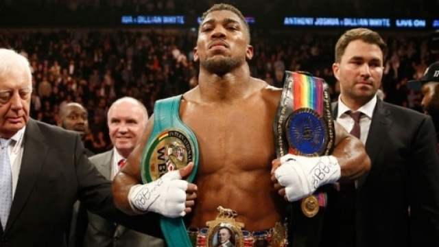 Anthony Joshua, campione mondiale dei pesi massimi versione IBF, WBA e IBO