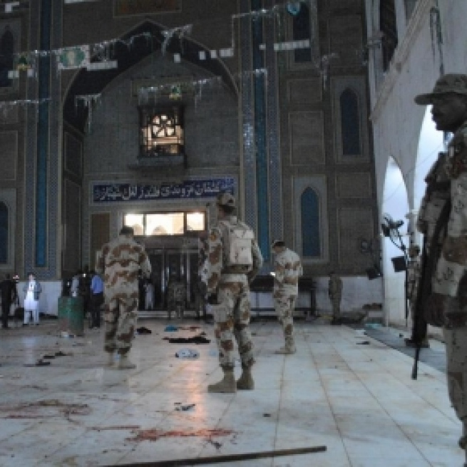 Over 70 killed in suicide blast triggered by IS at Pakistan Sufi ... - hindustantimes.com