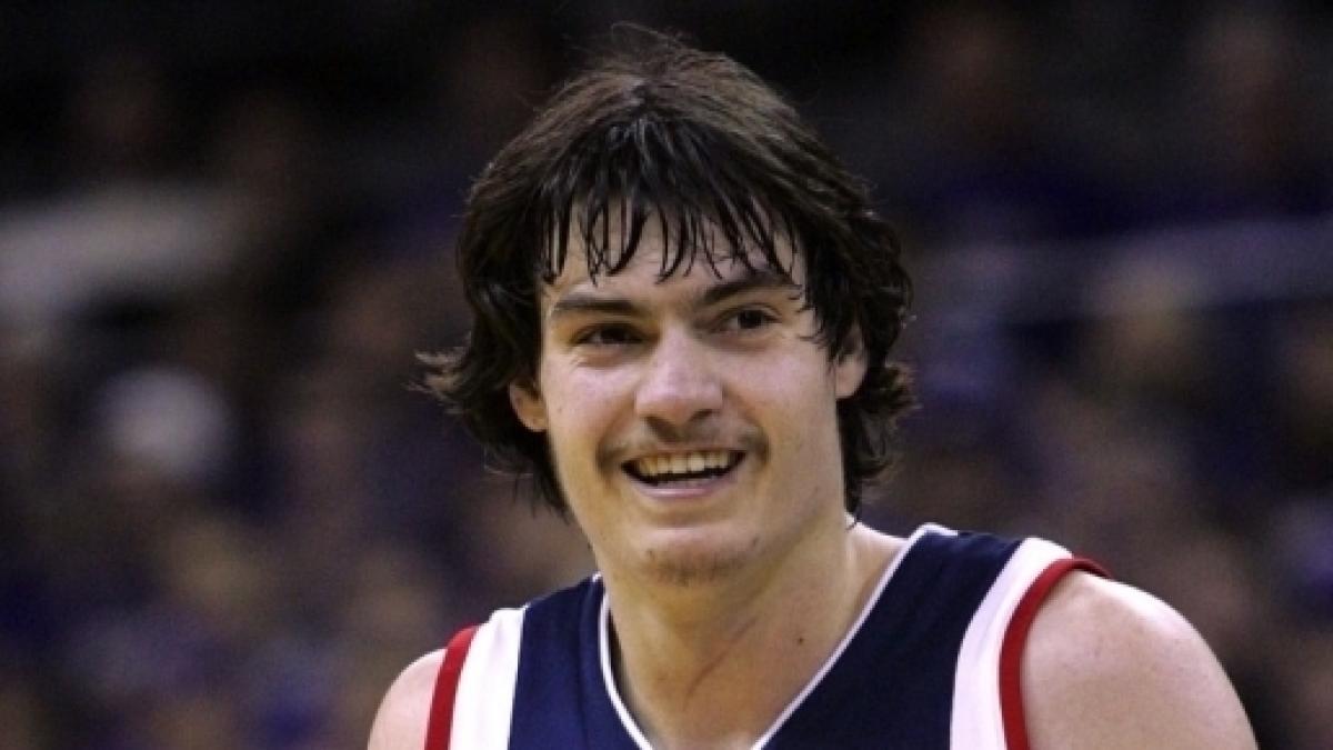 Adam Morrison Cheers On Gonzaga During Ncaa Championship Game