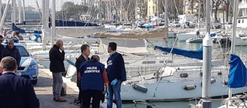 Lo scorso 25 marzo è stato trovato un trolley con un cadavere al porto di Rimini: si è pensato fosse la cinese scomparsa in crociera. Foto: youtube.