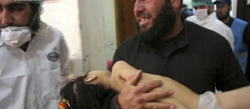 Siria: raid aereo con gas, almeno 58 morti di cui 11 minorenni
