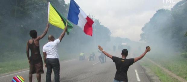 Grève générale en Guyane ; les raisons de la colère - Quotidien ... - tf1.fr Grève générale en Guyane ; les raisons de la colère - Quotidien ... - tf1.fr