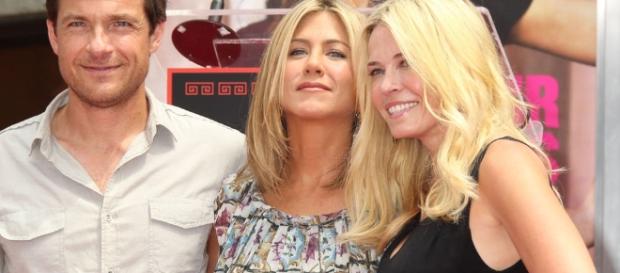 Jennifer Aniston's BFF defends her after name is dragged in Brangelina split. (via Blasting News library) Jennifer Aniston's BFF defends her after name is dragged in Brangelina split. (via Blasting News library)