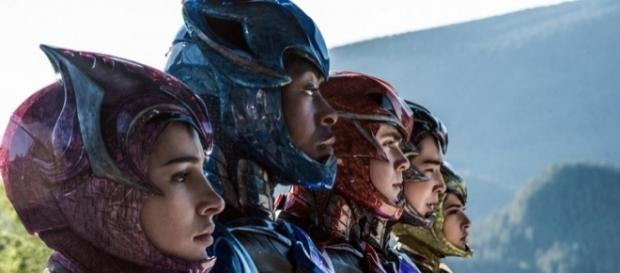 Power Rangers: An Original Ranger Surprises the New Cast ... - tvseriesfinale.com Power Rangers: An Original Ranger Surprises the New Cast ... - tvseriesfinale.com