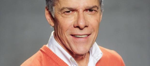 Rede Globo afasta José Mayer após denuncias de assédio. Rede Globo afasta José Mayer após denuncias de assédio.