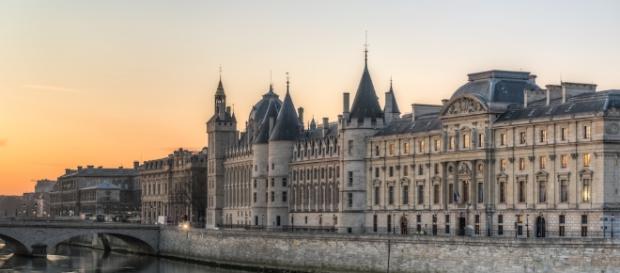 The History Of La Conciergerie In 1 Minute - theculturetrip.com The History Of La Conciergerie In 1 Minute - theculturetrip.com
