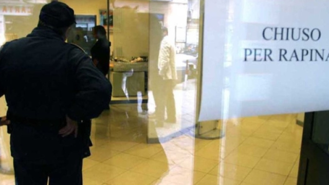 Arrestato poliziotto a Palermo, era la talpa di un gruppo di ... - blogsicilia.it