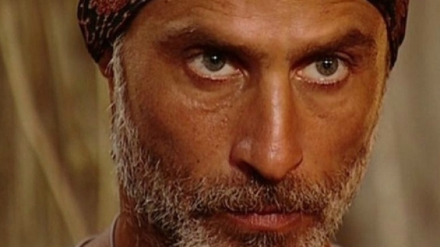 Isola dei Famosi: Raz Degan ricorda il suo cane | Velvet Pets Italia - velvetpets.it