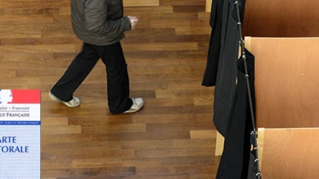 Le dernier sondage Cevipof-Le Monde publié ce 4 avril confirme le poids des indécis et abstentionnistes