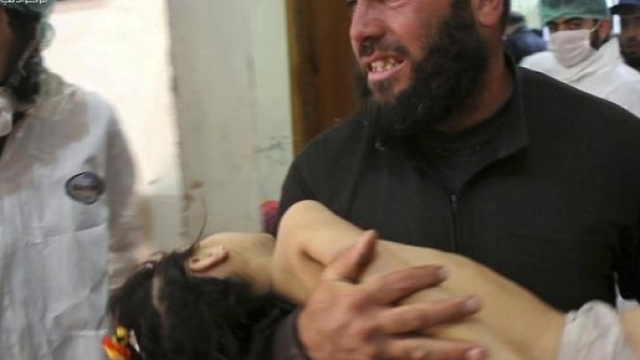 Siria: raid aereo con gas, almeno 58 morti di cui 11 minorenni