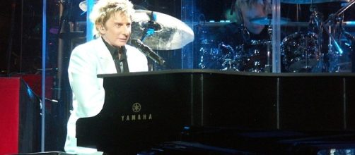 Barry Manilow has come out after more than four decades [Image via Wikimedia Commons]