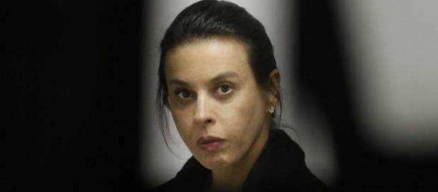 Adriana Ancelmo barra entrada de agentes da PF em seu apartamento Adriana Ancelmo barra entrada de agentes da PF em seu apartamento