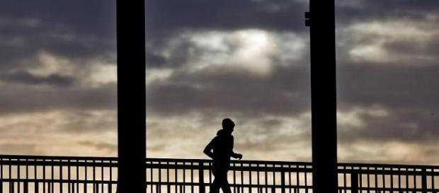 Brutaler Raubüberfall im Mauerpark: Räuber attackiert Joggerin in ... - mbnews.one Brutaler Raubüberfall im Mauerpark: Räuber attackiert Joggerin in ... - mbnews.one