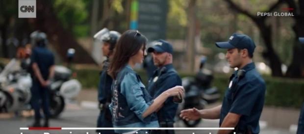 Kendall Jenner's Pepsi ad sparks backlash - Apr. 4, 2017 - cnn.com Kendall Jenner's Pepsi ad sparks backlash - Apr. 4, 2017 - cnn.com