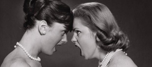 Mujer contra mujer: El principio del fin Mujer contra mujer: El principio del fin
