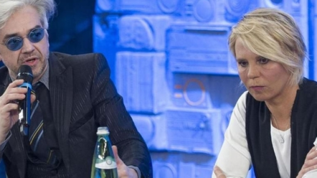 Amici 16, Morgan attacca: 'Un lager, i ragazzi sono trattati come soldati'