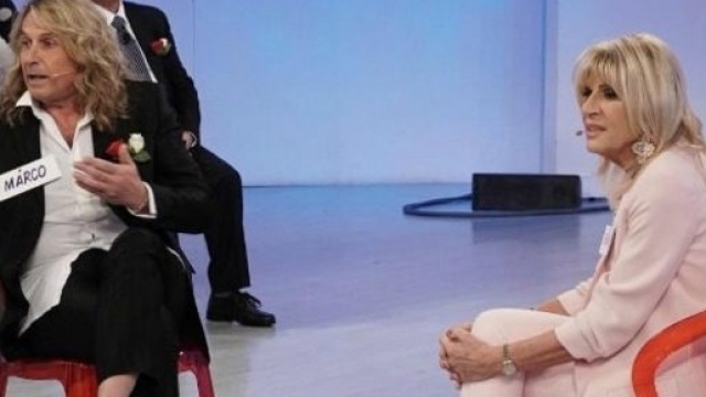 Gemma Galgani ha provato a baciare Marco a Uomini e Donne