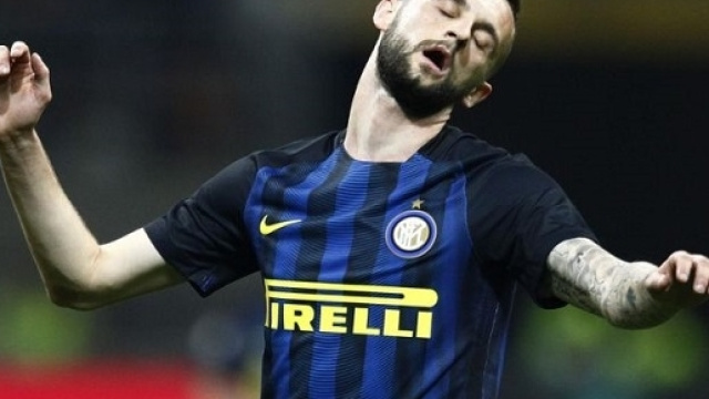 Inter, tifosi infuriati con Brozovic