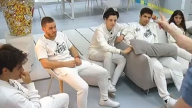 Morgan in una scena con Lo Strego ed altri