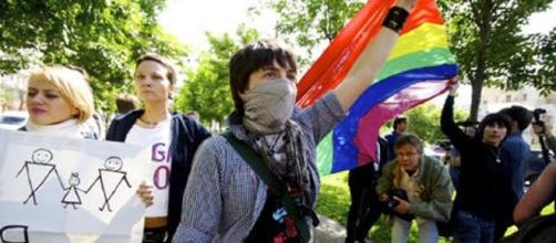 La Campagna di Amnesty International Stop torture e uccisioni di gay in Cecenia