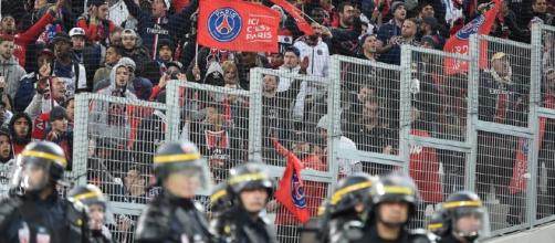 Des supporters du PSG saccagent une tribune du Parc OL, le club ... - rtl.fr