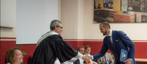 Giorgio Chiellini al momento della proclamazione.