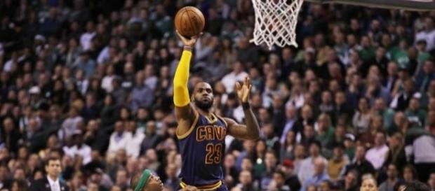James' 36 points help Cavs take sole possession of 1st in East ... - sfgate.com James' 36 points help Cavs take sole possession of 1st in East ... - sfgate.com