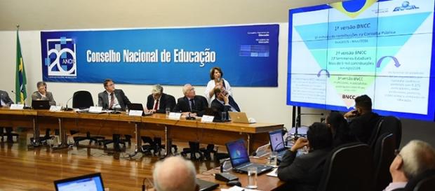 MEC apresenta nova Base Nacional Comum MEC apresenta nova Base Nacional Comum