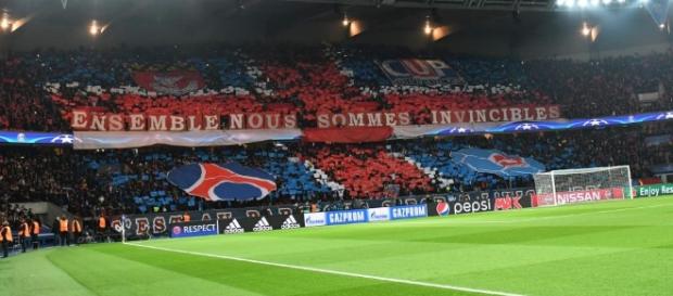 PSG - Les ultras font passer leur message face à Barcelone - madeinfoot.com PSG - Les ultras font passer leur message face à Barcelone - madeinfoot.com