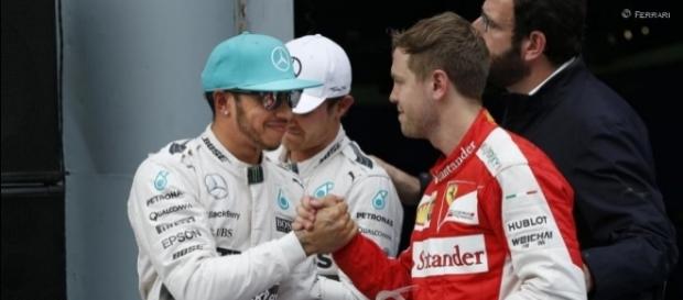 Vettel: "Lewis y Mercedes siguen siendo los favoritos" Vettel: "Lewis y Mercedes siguen siendo los favoritos"
