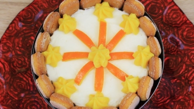 Charlotte con mousse all&rsquo;arancia: ricetta semplice e veloce.