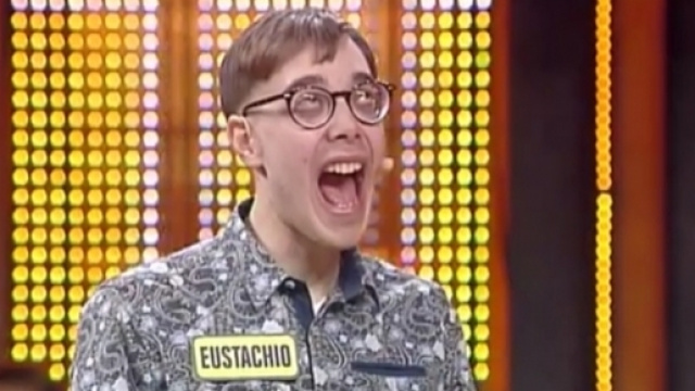 Eustachio Cipolla mentre rende nota la sua dote.