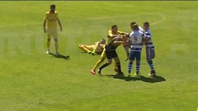 La ginocchiata di Goncalves (fonte: Minuto90 TV)