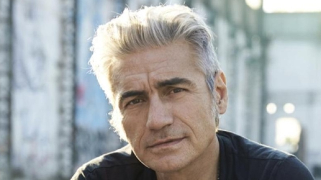 Ligabue operato alle corde vocali