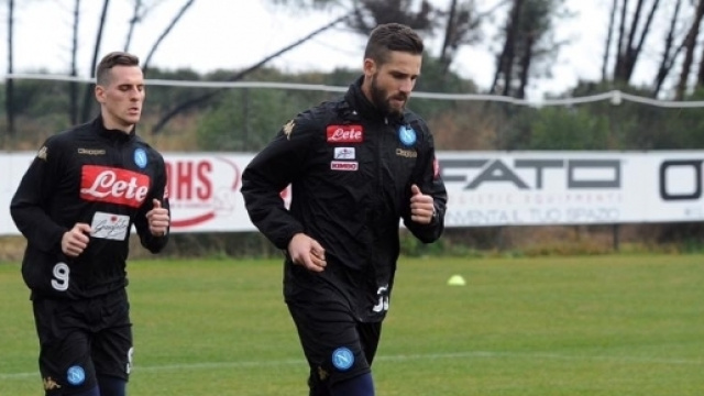 Napoli, Pavoletti festeggia la convocazione: nuovo taglio di ... - itasportpress.it