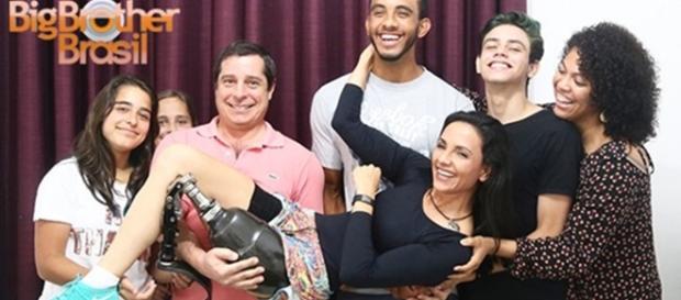 "BBB17': filho de Marinalva (mais alto) agita redes sociais após Prova do Líder (Foto: Divulgação) "BBB17': filho de Marinalva (mais alto) agita redes sociais após Prova do Líder (Foto: Divulgação)