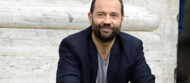 la biblioteca di Càscina non vuole i libri di Fabio Volo, è polemica. la biblioteca di Càscina non vuole i libri di Fabio Volo, è polemica.