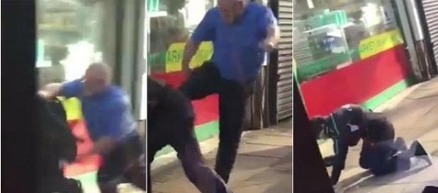 Na imagem o momento em que o motorista chuta o homem que estava importunando o idoso. (Reprodução/Facebook/Arquivo Pessoal). Na imagem o momento em que o motorista chuta o homem que estava importunando o idoso. (Reprodução/Facebook/Arquivo Pessoal).