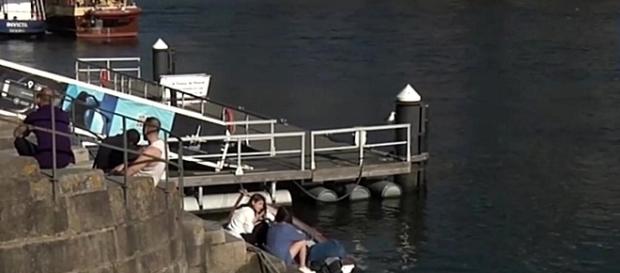 Tragédia aconteceu junto ao cais da Ribeira, na cidade do Porto Tragédia aconteceu junto ao cais da Ribeira, na cidade do Porto