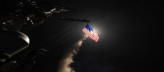 Trump frappe une base syrienne après l'attaque chimique de mardi Trump frappe une base syrienne après l'attaque chimique de mardi